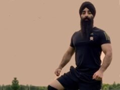 Cuối cùng, một người Sikh ở trung tâm