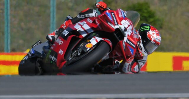 Moto GP. Cú chạy nước rút của Bagnaia bên Cộng