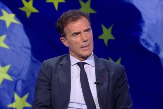 “một thảm họa kinh tế đối với Vương quốc Anh,” MEP này và cựu bộ trưởng Ý nói