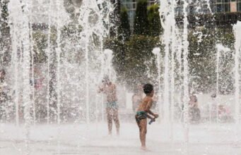 Điều hòa không khí ở mọi trường học ở Paris: Emmanuel Grégoire công bố 1.200 máy điều hòa không khí trước đợt nắng nóng và việc nghỉ học