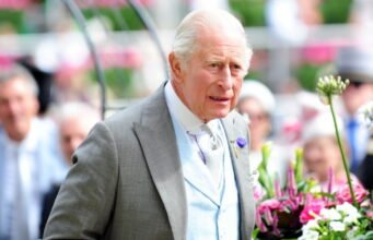 Vương quốc Anh. Lần đầu tiên đối với một quốc vương Anh: Charles III sẽ công khai biểu mẫu thuế của mình