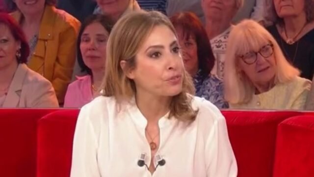 Léa Salamé: “Khi là phụ nữ”, bị tổn thương bởi