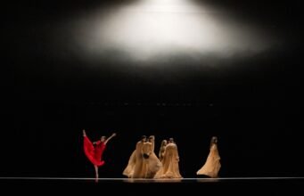 Với “Năm ngày nắng”, Emanuel Gat nhấn mạnh Mahler