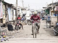 Việc thương mại hóa một cách kín đáo các khu định cư không chính thức ở Ghana