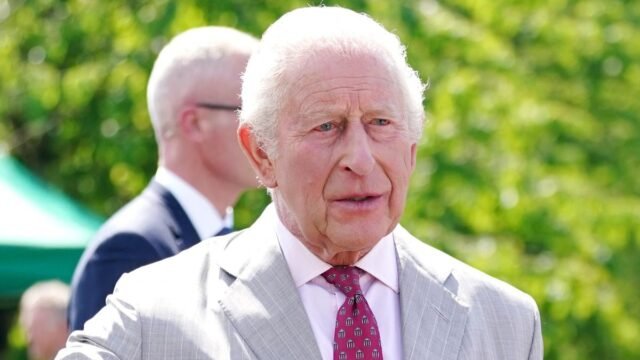 “Charles III ra lệnh rời đi nhưng ông từ chối”: