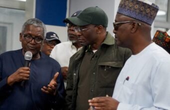 Cuộc đua tiếp cận IPO nhà máy lọc dầu Dangote