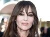 Monica Bellucci, 61 tuổi, trông thăng hoa và nóng bỏng trong bộ áo tắm một mảnh xẻ sâu