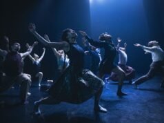 Hofesh Shechter chìm đắm vào những thứ tạo nên giấc mơ
