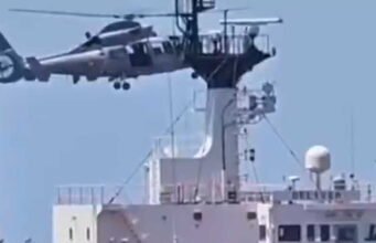Hạm đội ma Nga: video đánh chặn tàu chở dầu do Hải quân Pháp giao ngoài khơi Sicily