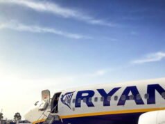 Ryanair “miễn cưỡng” thay đổi giá ghế cho trẻ em đi cùng bố mẹ