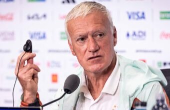 Didier Deschamps đang để tang: Cái nháy mắt dịu dàng này từ The Blues mà FIFA từ chối mà không giải thích
