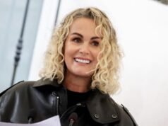 Laeticia Hallyday ở Saint-Tropez: cô ấy có khoảng thời gian vui vẻ trong một nhà hàng nổi tiếng với máy bay phản lực, nơi cô ấy có những kỷ niệm đẹp với Johnny