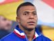 Kylian Mbappé và Ester Expósito được chú ý ở Madrid, bức ảnh này trong một chiếc ô tô sang trọng không còn chỗ để nghi ngờ