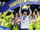 Emmanuel Macron cuối cùng đã cầm bút cho Metz Handball