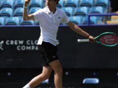 Quần vợt. Tắm nước lạnh ở Eastbourne cho Ugo Humbert, bị Zizou Bergs đánh bại trong trận chung kết