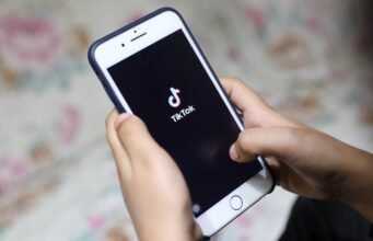 Ai cần đài phát thanh? Thay vào đó, các chính trị gia Ghana đang chuyển sang sử dụng TikTok