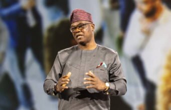 Người Nigeria phụ trách tổ chức toàn cầu