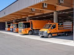 Mercedes-Benz cung cấp eEconics điện đầu tiên cho Stuttgart