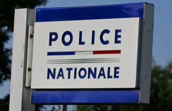 Haute-Garonne. Bé 3 tuổi, mẹ và cha dượng tử vong khi bị công an giam giữ