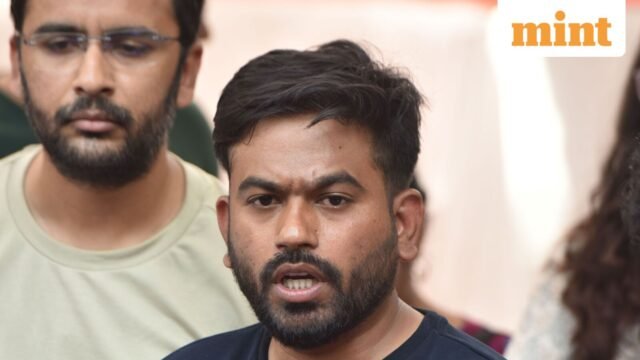 Abhijeet Dipke của CJP gọi Dharmendra Pradhan là 'kẻ khủng