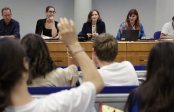 Alsace. Ngay trên Instagram, Tòa án Nhân quyền Châu Âu thẩm vấn học sinh trung học là chuyên gia truyền thông xã hội