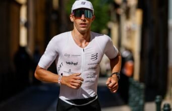 Ba môn phối hợp. Dẫn đầu từ lâu, Nathan Guerbeur đứng thứ 8 trong Frankfurt Ironman và… đủ điều kiện đến Hawaii!