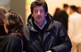 Bạo lực tình dục. Ca sĩ Patrick Bruel bị cảnh sát bắt giữ