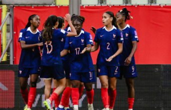 Bóng đá. Để giành quyền dự World Cup, Les Bleues phải kết thúc trận gặp Ireland