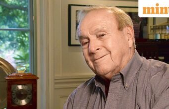 Câu nói trong ngày của Arnold Palmer: “Tôi luôn cống hiến hết mình, ngay cả khi mọi khó khăn dường như hoàn toàn chống lại tôi”
