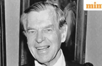 Câu nói trong ngày của Joseph Campbell: “Cơ hội tìm thấy sức mạnh sâu sắc hơn bên trong chúng ta sẽ xuất hiện khi cuộc sống…”