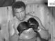 Câu nói trong ngày của Muhammad Ali “Nhà vô địch không được hình thành trong phòng tập thể dục. Nhà vô địch được tạo nên từ điều gì đó sâu sắc…’