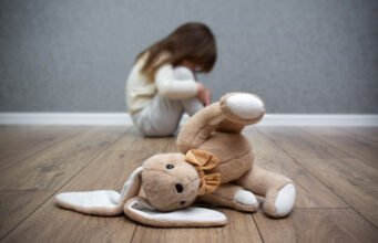 Chăm sóc nạn nhân trẻ vị thành niên của bạo lực tình dục: chăm sóc không đạt mục tiêu