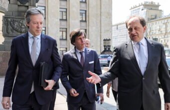Chiến tranh Ukraine: Châu Âu sẵn sàng thay thế Trump trong đàm phán với Nga