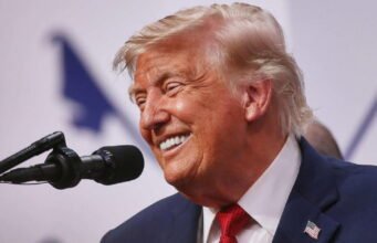 Chiến tranh ở Trung Đông. Donald Trump và Iran ký thỏa thuận, eo biển Hormuz phải mở lại