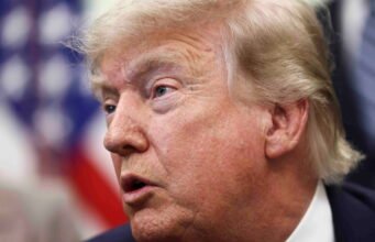 Chiến tranh ở Trung Đông. Tehran làm dịu tuyên bố của Donald Trump về một thỏa thuận “cuối tuần này”