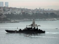 Chiến tranh ở Ukraine: Để chống lại máy bay không người lái, Nga lắp lưới trên Aleksandr Shabalin, một trong những tàu đổ bộ lớn nhất trong hạm đội của nước này ở Biển Baltic