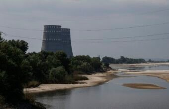 Chiến tranh ở Ukraine: một trong những đợt mất điện dài nhất kể từ khi bắt đầu xung đột… Bị cắt điện ba ngày, nhà máy điện hạt nhân Zaporizhia cuối cùng đã kết nối lại được