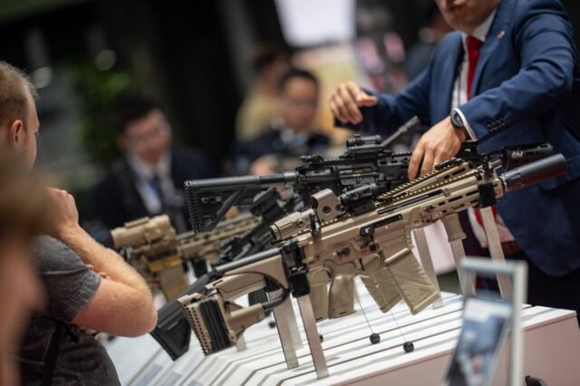 “Chúng tôi hy vọng kiếm được tiền”: Tại Eurosatory, chiến