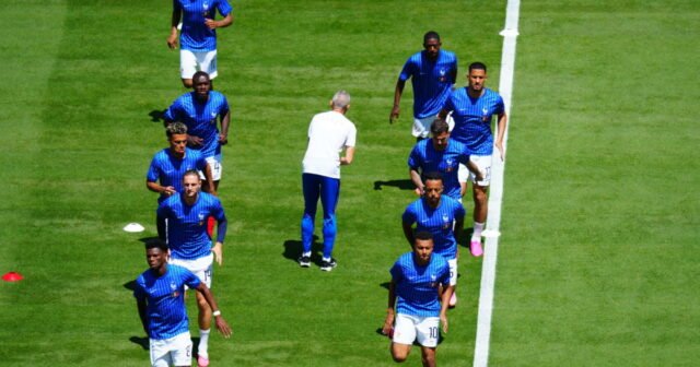 Cúp thế giới 2026. Dembélé và Doué nắm giữ, Deschamps