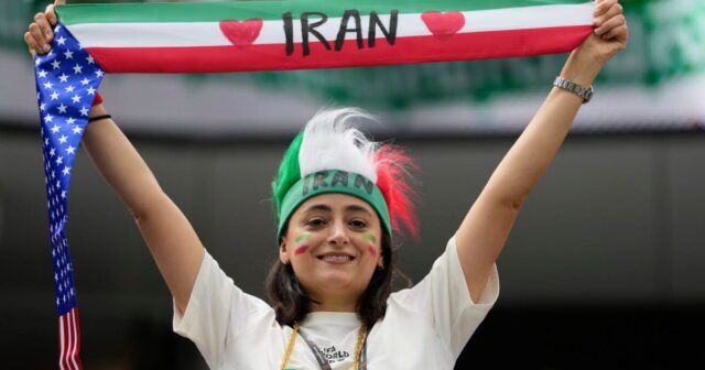 Cúp thế giới 2026. Iran hiện diện, khán đài cuồng