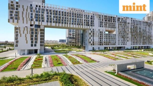 DLF bán căn hộ trị giá 120 crore ở Madhusudan