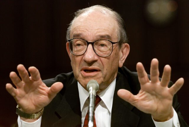 Di sản của Greenspan: Cục Dự trữ Liên bang nên