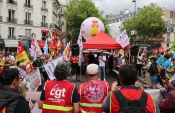 Đình công tại SNCF: nhiều công nhân đường sắt được huy động đặt câu hỏi với Jean Castex về mức lương và điều kiện làm việc của họ