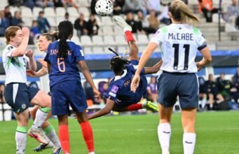 Đội tuyển bóng đá Pháp. Với tỷ số 10 đấu 11, The Blues đủ điều kiện tham dự World Cup nhờ bàn thắng xuất sắc của Melvine Malard