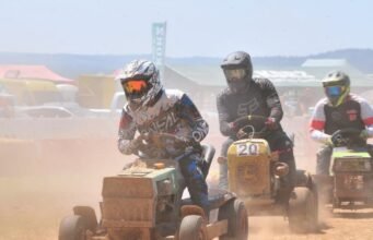 Đức. Máy kéo cỏ phóng với tốc độ 60 km/h giành giải thưởng lớn bất thường