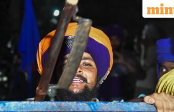Đụng độ ở biên giới Uttarakhand: người Nihang Sikh là ai và tại sao họ lại biểu tình?