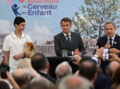 Emmanuel Macron thừa nhận: “Chúng ta đang sống trong một thời điểm rất khó khăn ở đất nước này”.