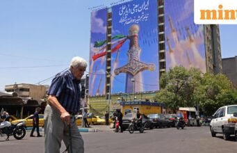 Iran Tin tức chiến tranh Mỹ TRỰC TIẾP: Mỹ nối lại cuộc tấn công chống lại Iran, Hegseth nói ‘các cuộc tấn công có thể kéo dài sang đêm thứ ba’