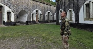 Jean-Pierre Andreux, chủ tịch không thể thiếu của ủy ban bảo vệ Fort du Parmont ở Remiremont