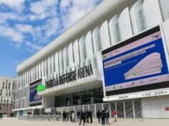 Kinh tế. Đấu trường Paris La Défense được đổi tên thành Đấu trường Plenitude từ ngày 1 tháng 7
